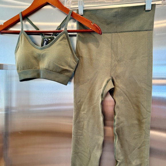 NWOT The Upside SET Seamless Ballet Bra and Ribbed Leggings in Khaki Green Olive - Picture 16 of 16